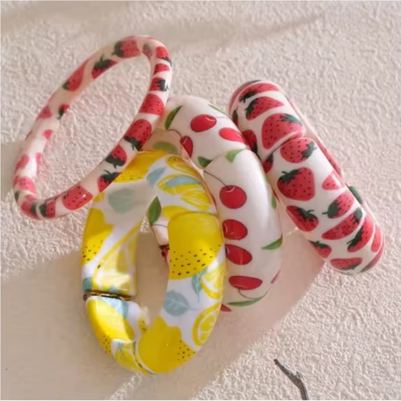 FREE PEOPLE Juicey summer strawberry bangle bracelet Arm Candy - Picture 4 of 7